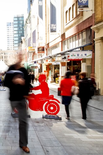 Pedestrians on Elliott Street